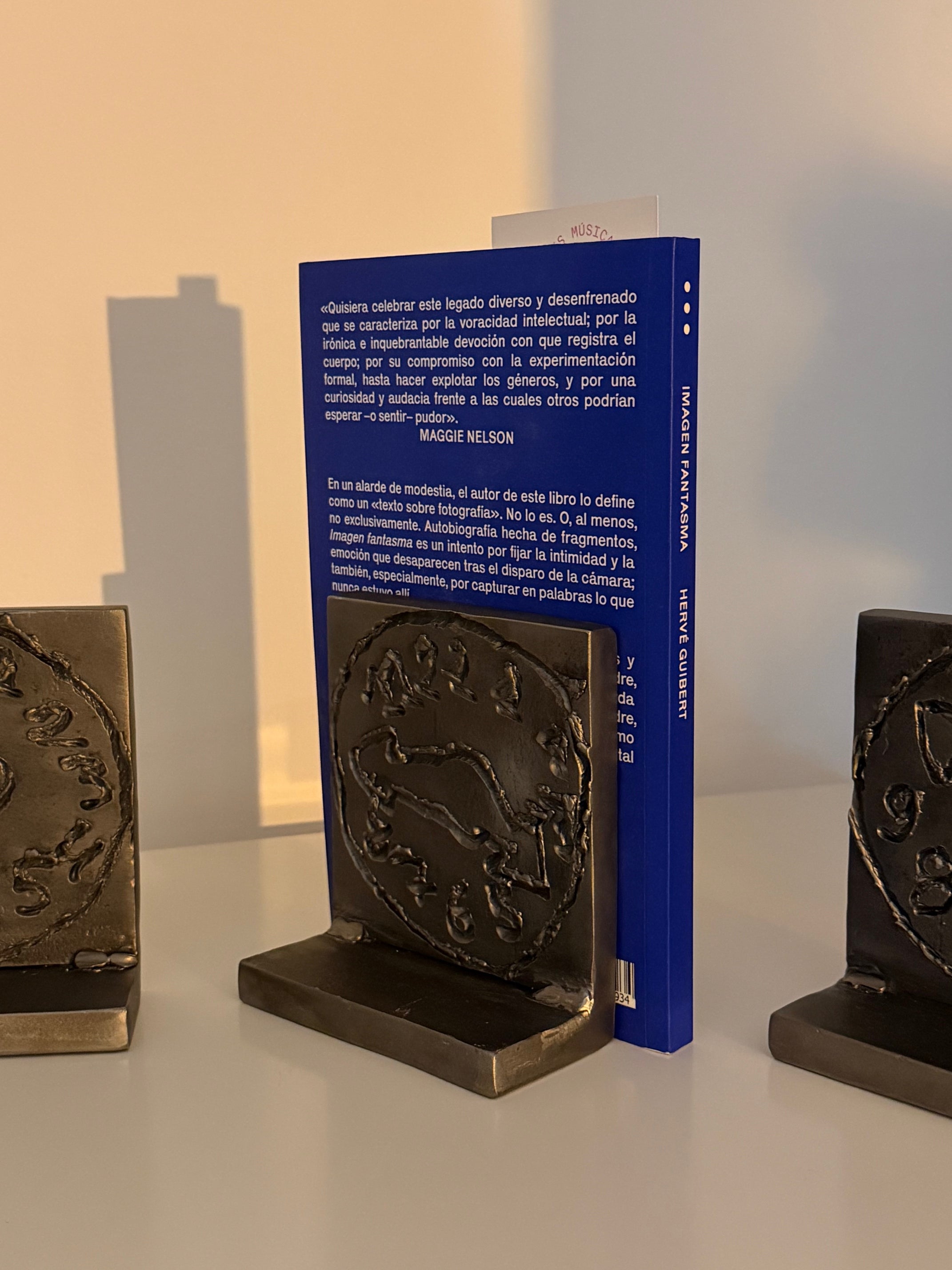 Aguanta llibres temps 7 en punt